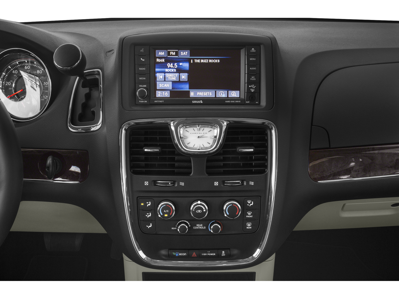 2015 Chrysler Town & Country LX