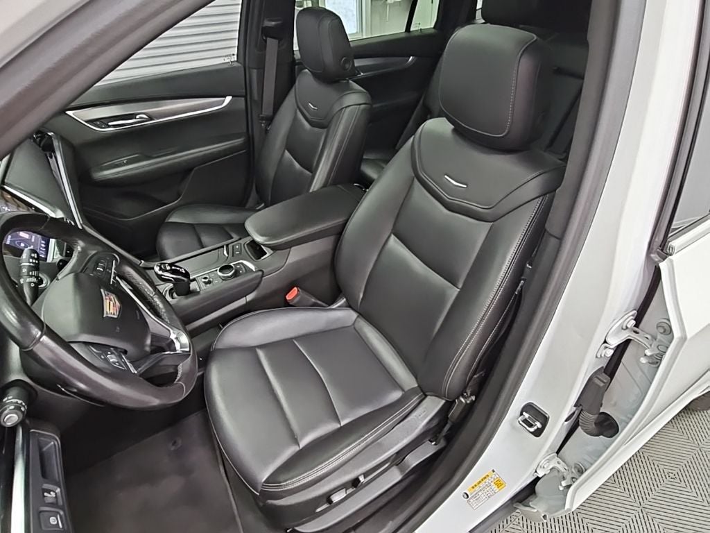 2023 Cadillac XT6 Luxury