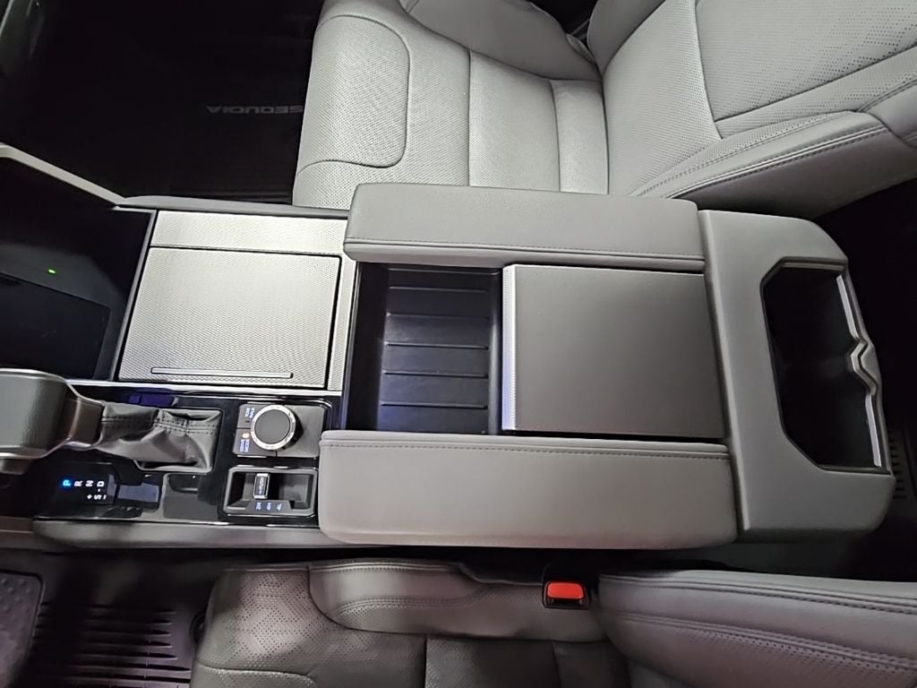 2024 Toyota Sequoia SR5