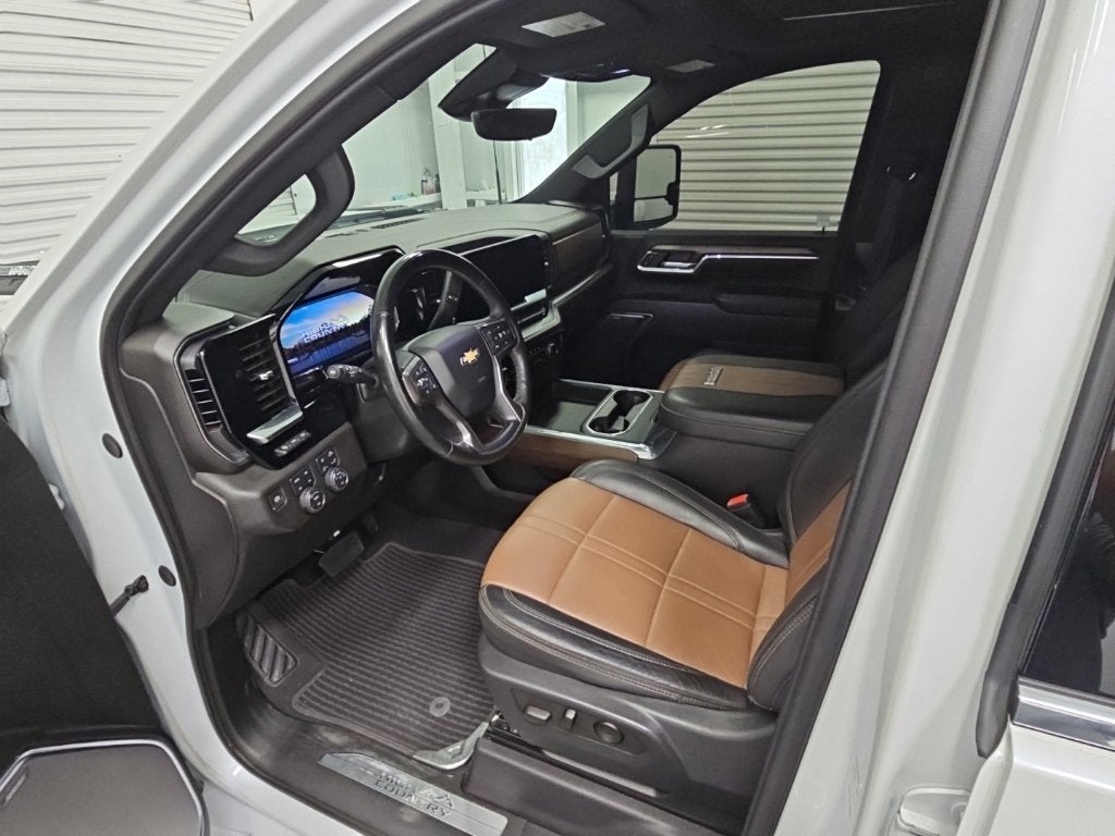 2024 Chevrolet Silverado 3500HD High Country - Photo 11