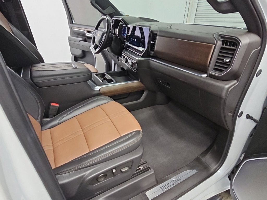 2024 Chevrolet Silverado 3500HD High Country - Photo 40