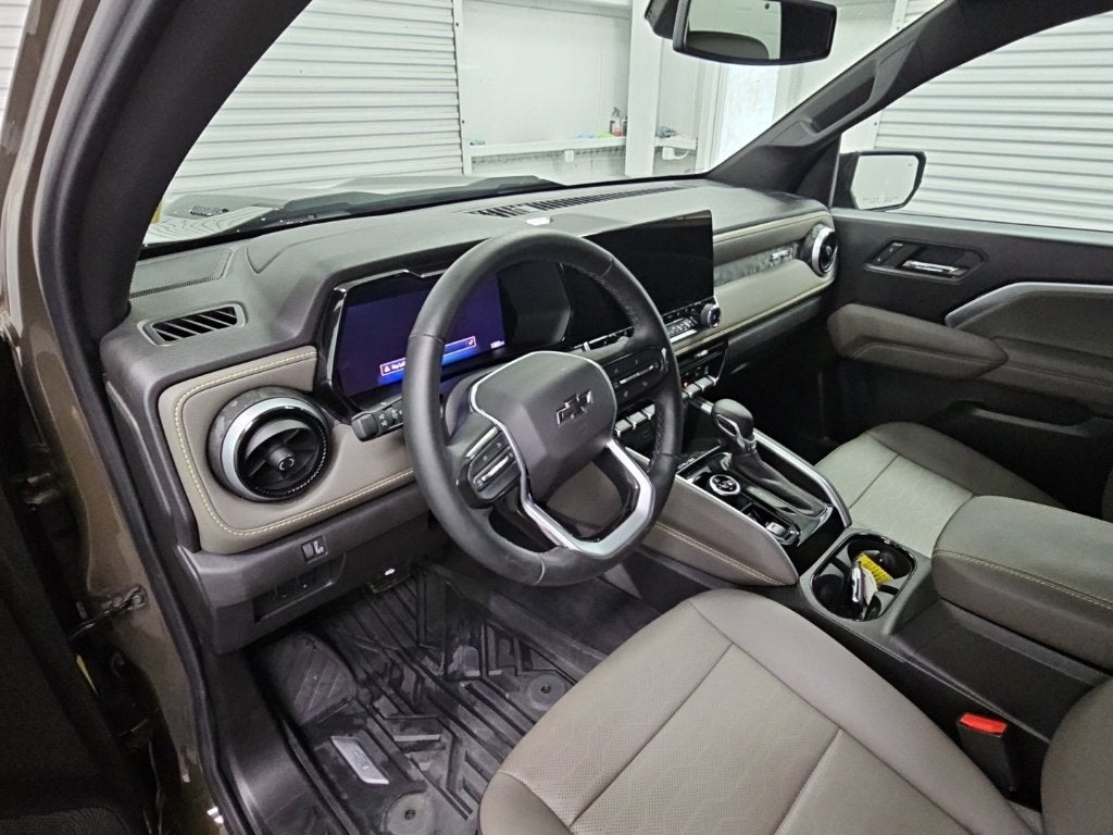 2025 Chevrolet Colorado ZR2 - Photo 12