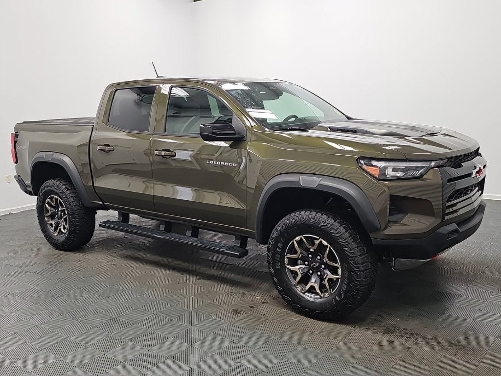 2025 Chevrolet Colorado ZR2 - Photo 3