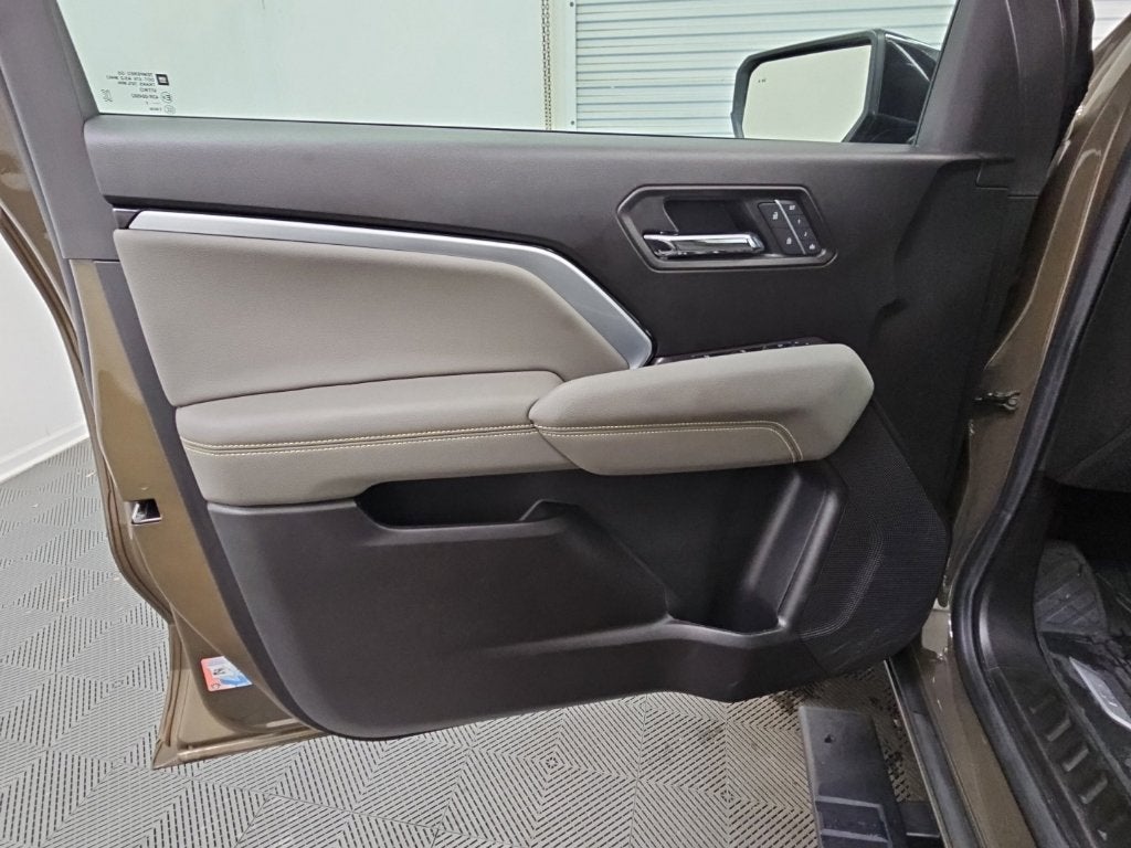 2025 Chevrolet Colorado ZR2 - Photo 33
