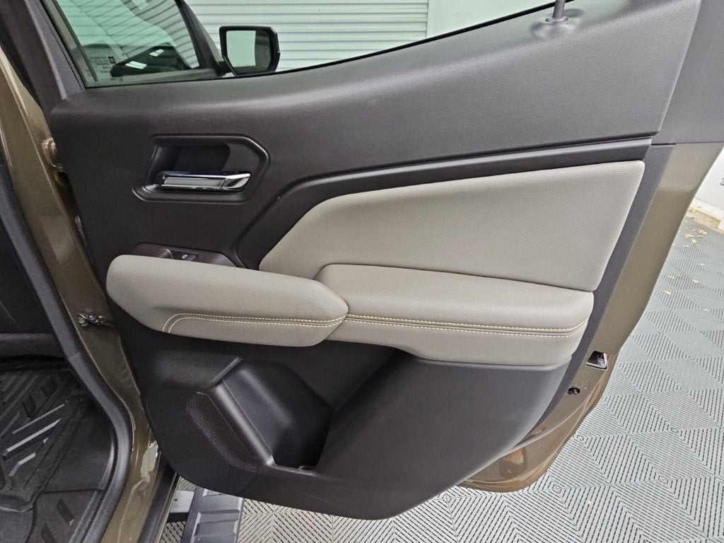 2025 Chevrolet Colorado ZR2 - Photo 40