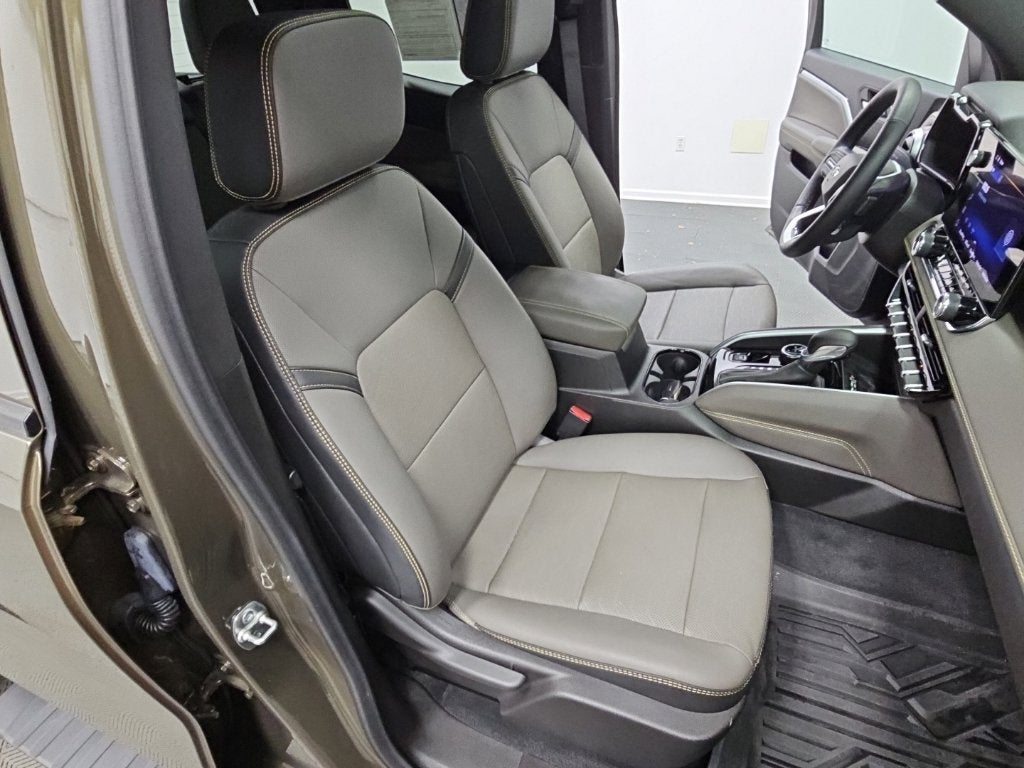 2025 Chevrolet Colorado ZR2 - Photo 43