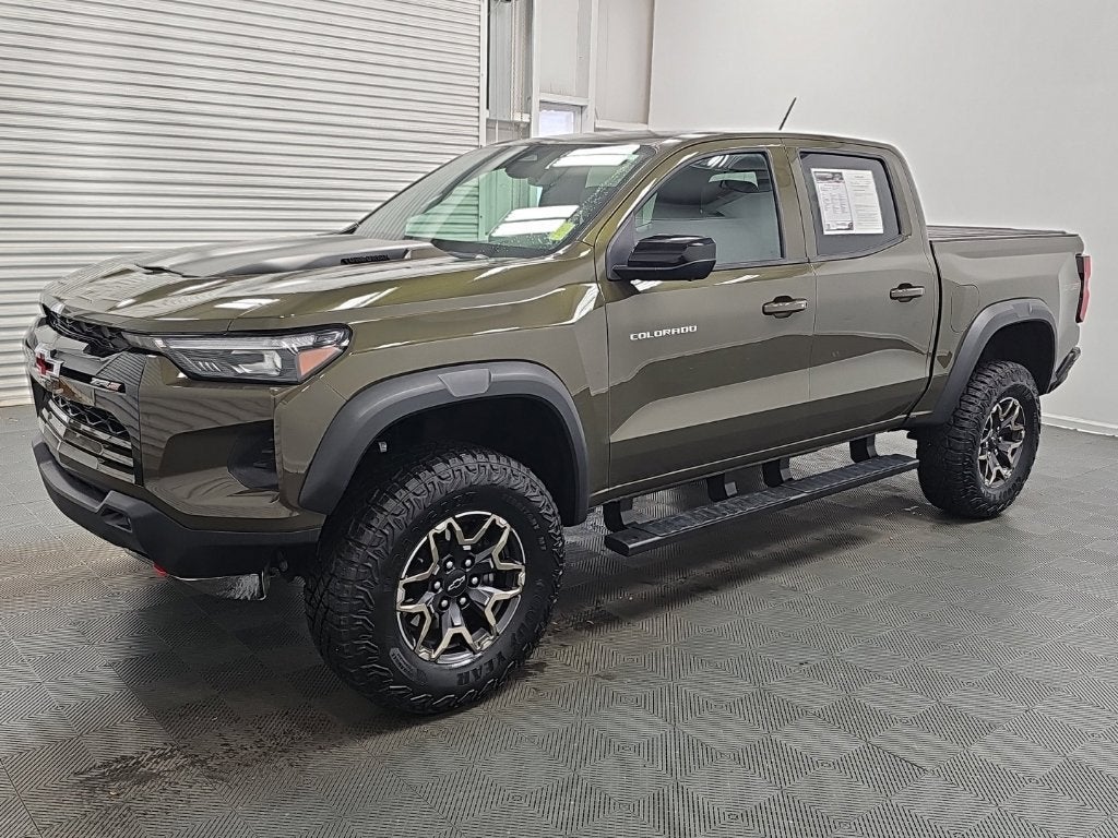 2025 Chevrolet Colorado ZR2 - Photo 5