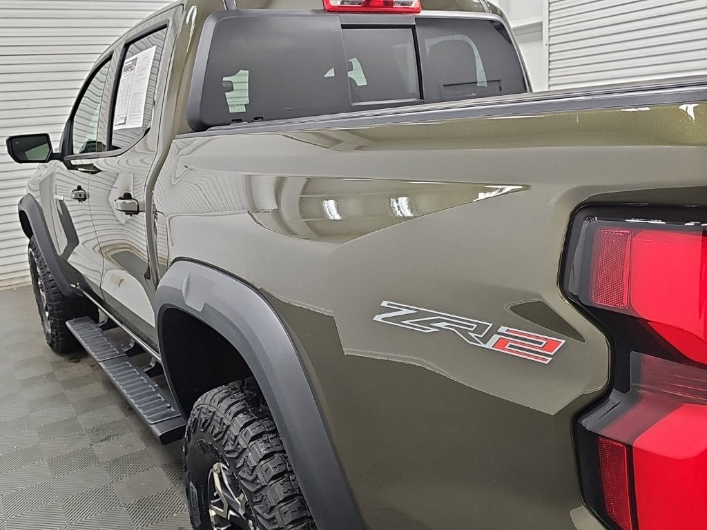 2025 Chevrolet Colorado ZR2 - Photo 7