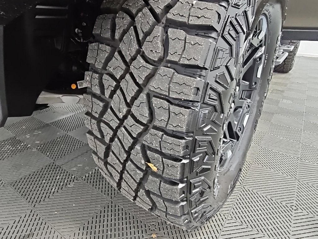 2025 GMC HUMMER EV SUV 2X