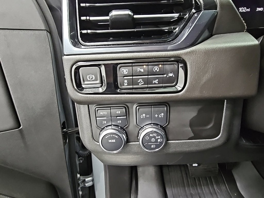 2025 GMC Yukon XL AT4