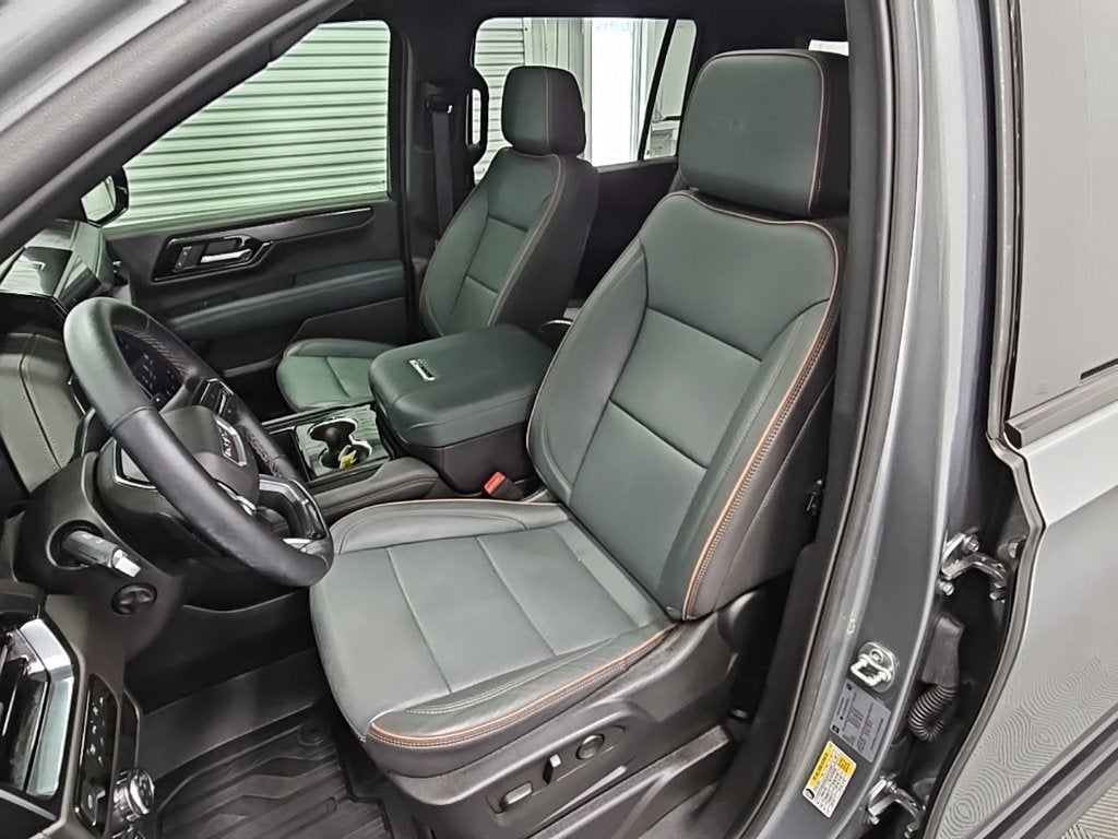 2025 GMC Yukon XL AT4