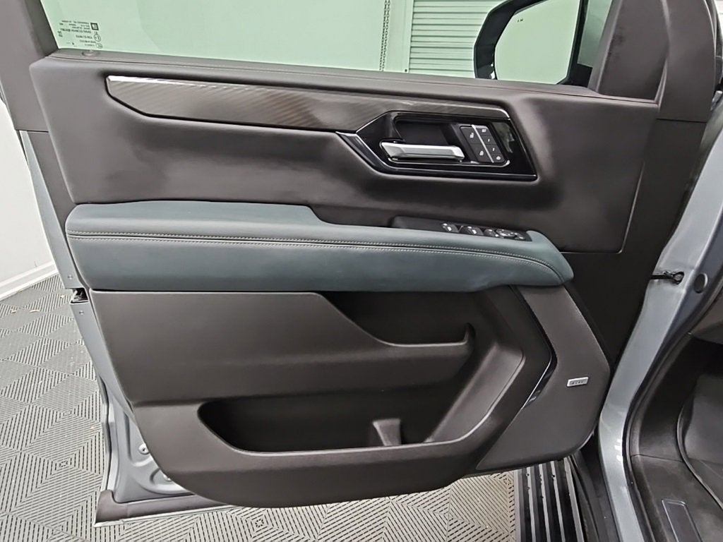 2025 GMC Yukon XL AT4