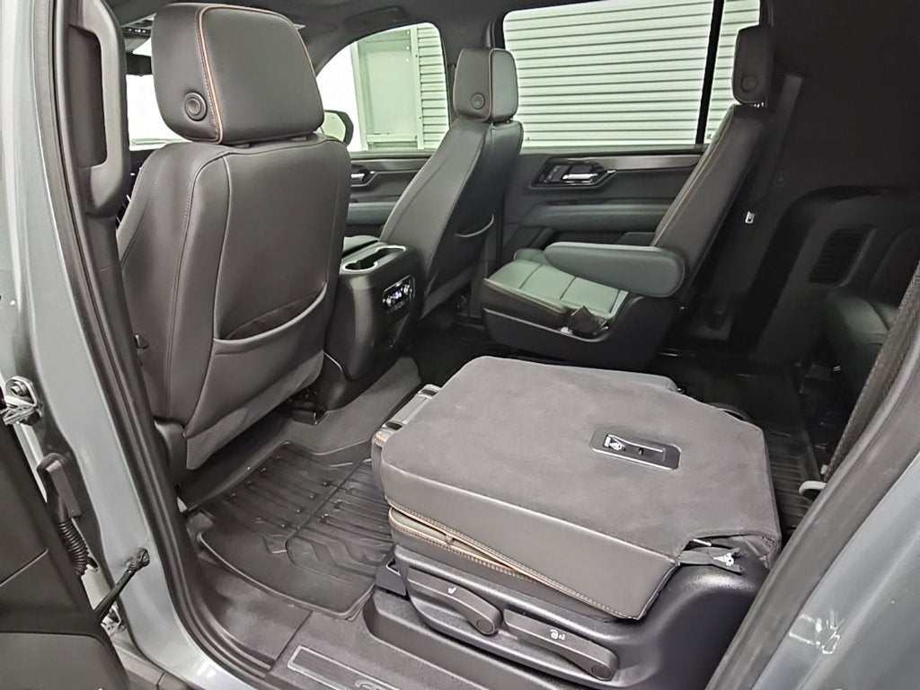 2025 GMC Yukon XL AT4