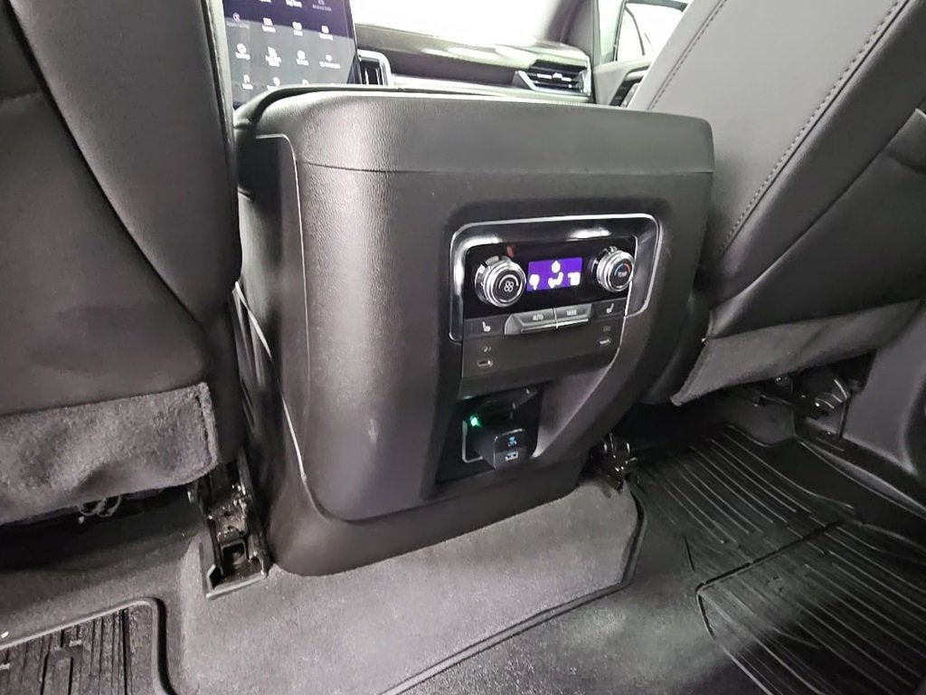 2025 GMC Yukon XL AT4