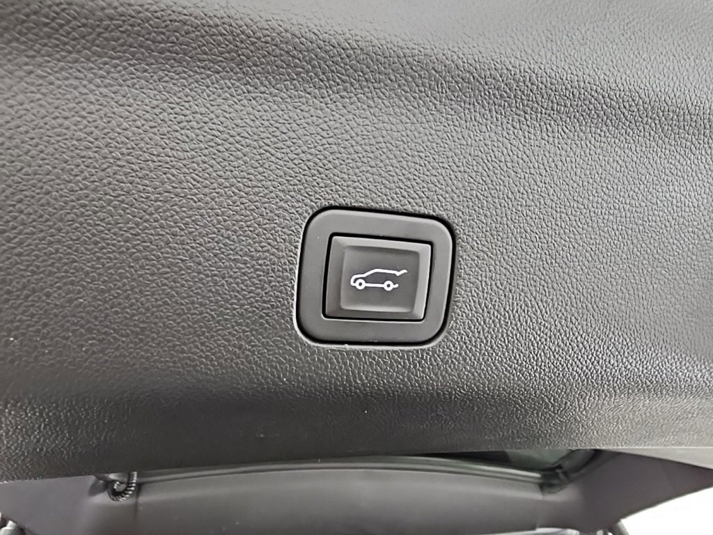 2025 GMC Yukon XL AT4