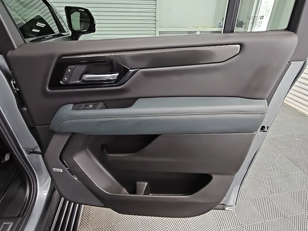 2025 GMC Yukon XL AT4