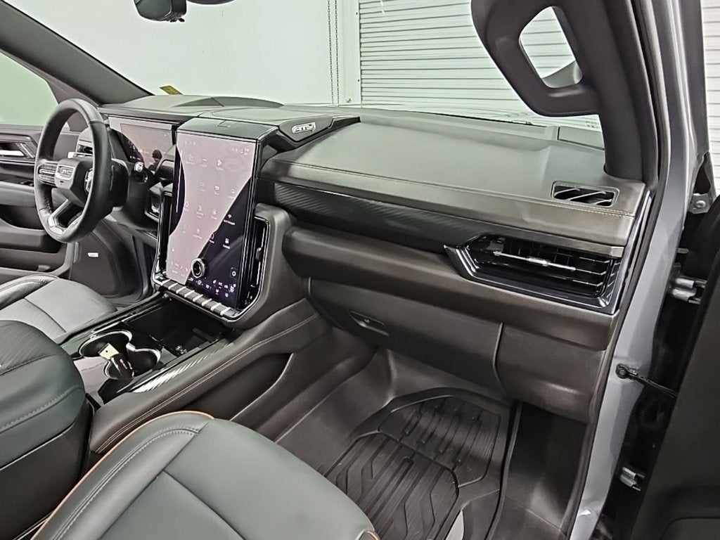 2025 GMC Yukon XL AT4