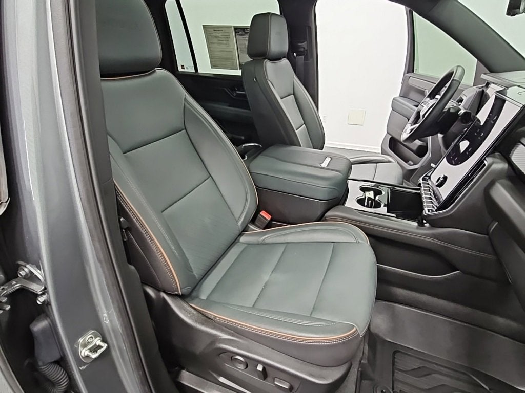 2025 GMC Yukon XL AT4