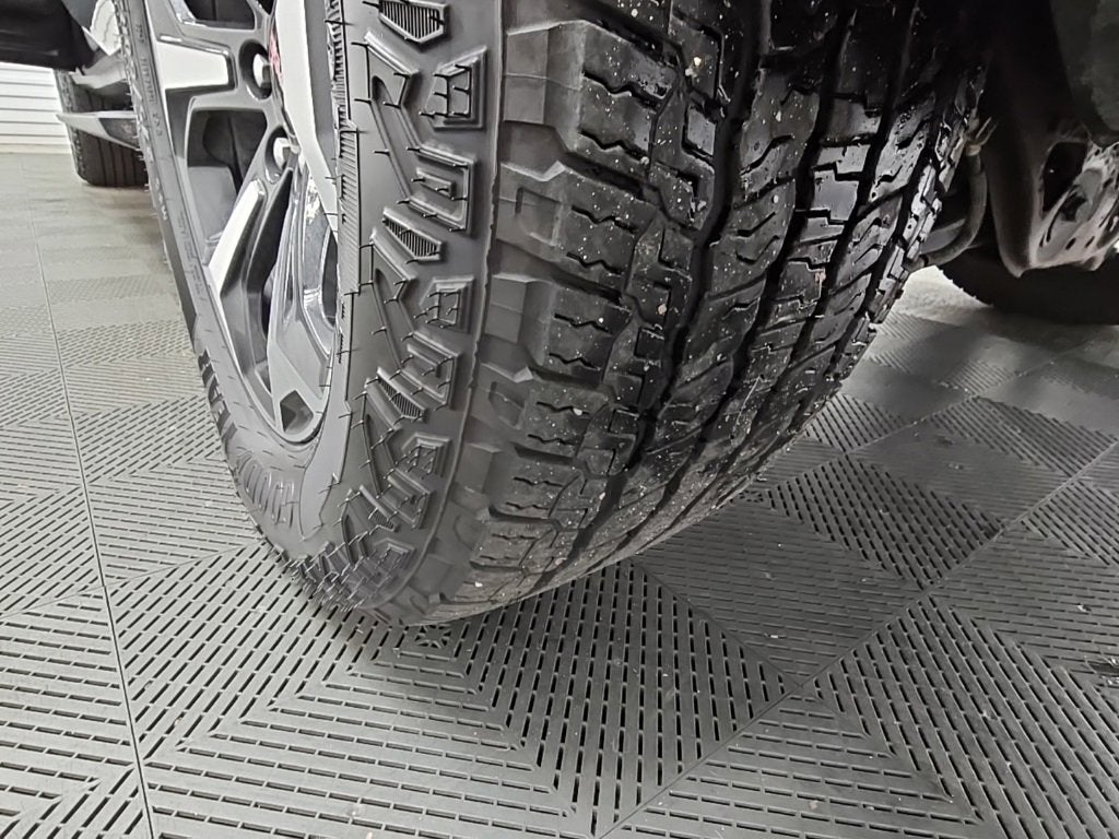 2025 GMC Yukon XL AT4