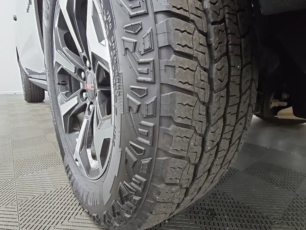 2025 GMC Yukon XL AT4