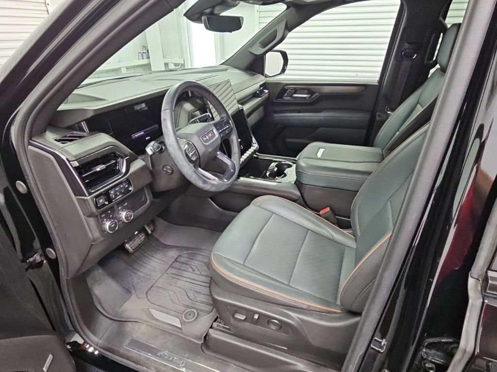 2025 GMC Yukon XL AT4