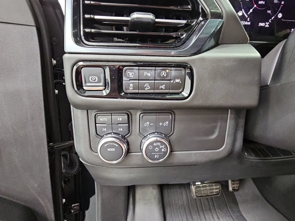 2025 GMC Yukon XL AT4