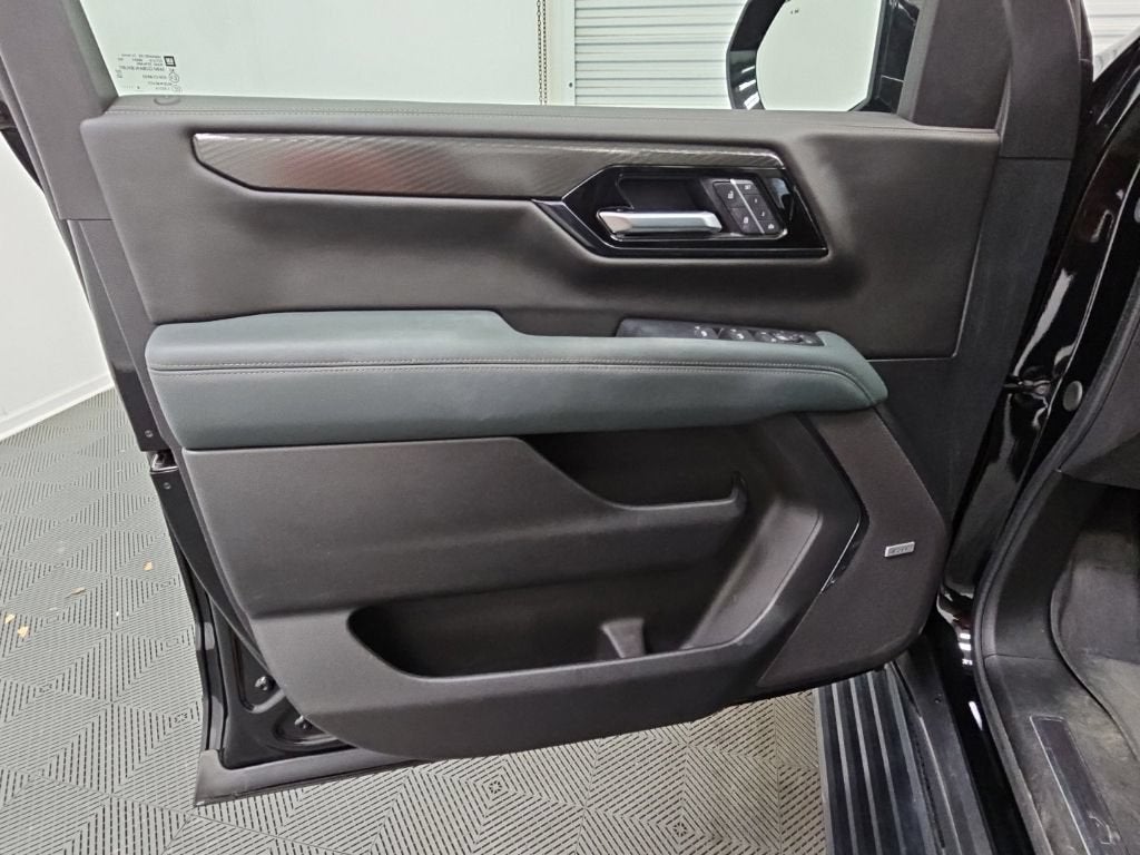 2025 GMC Yukon XL AT4