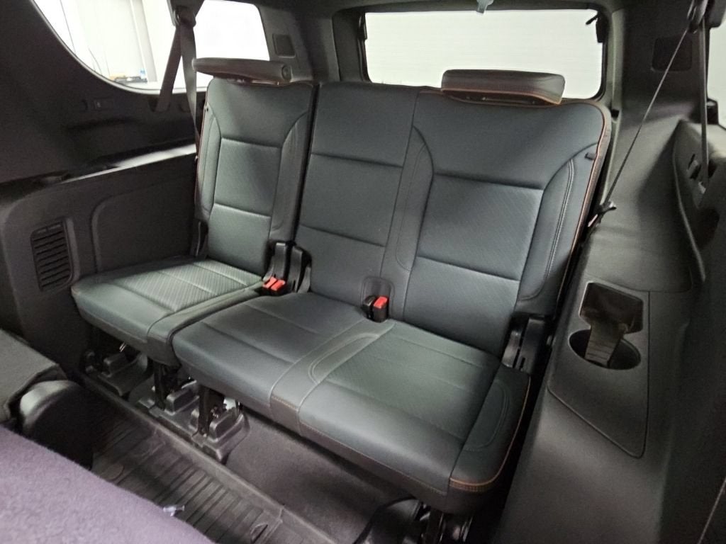 2025 GMC Yukon XL AT4