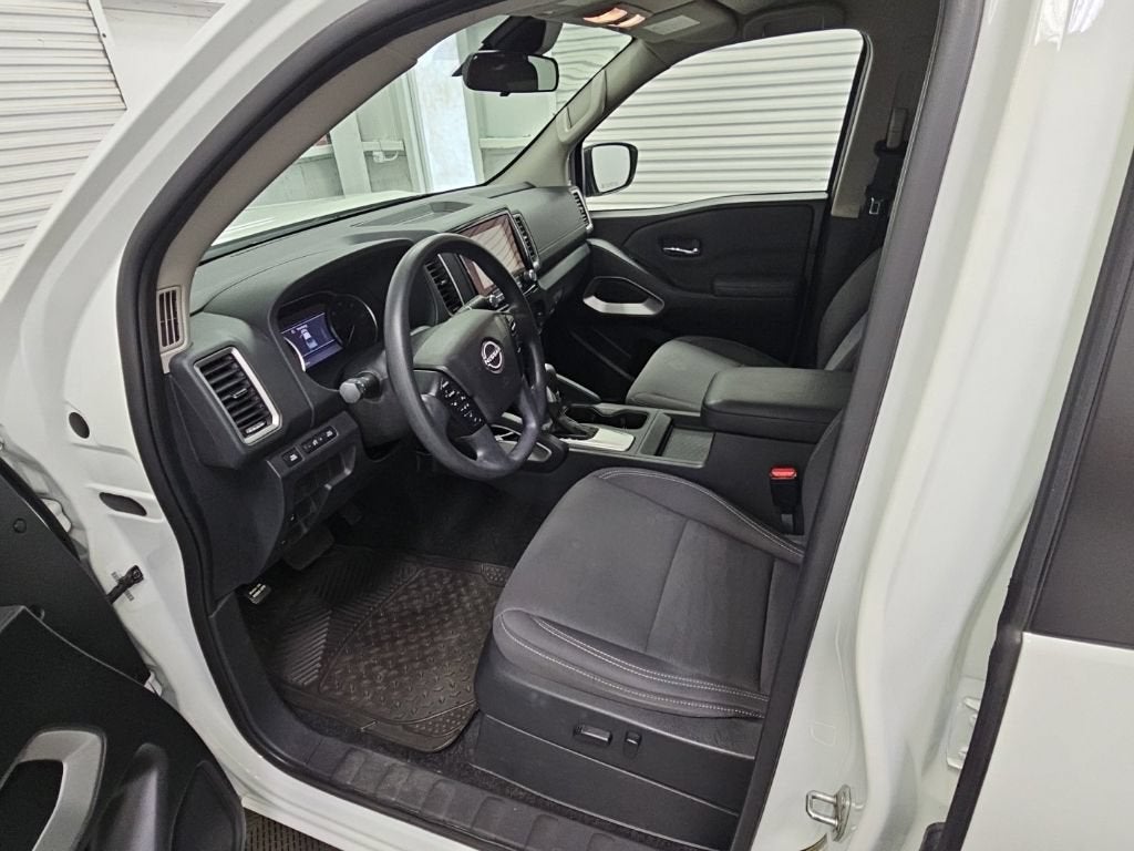 2022 Nissan Frontier Crew Cab SV 4x2