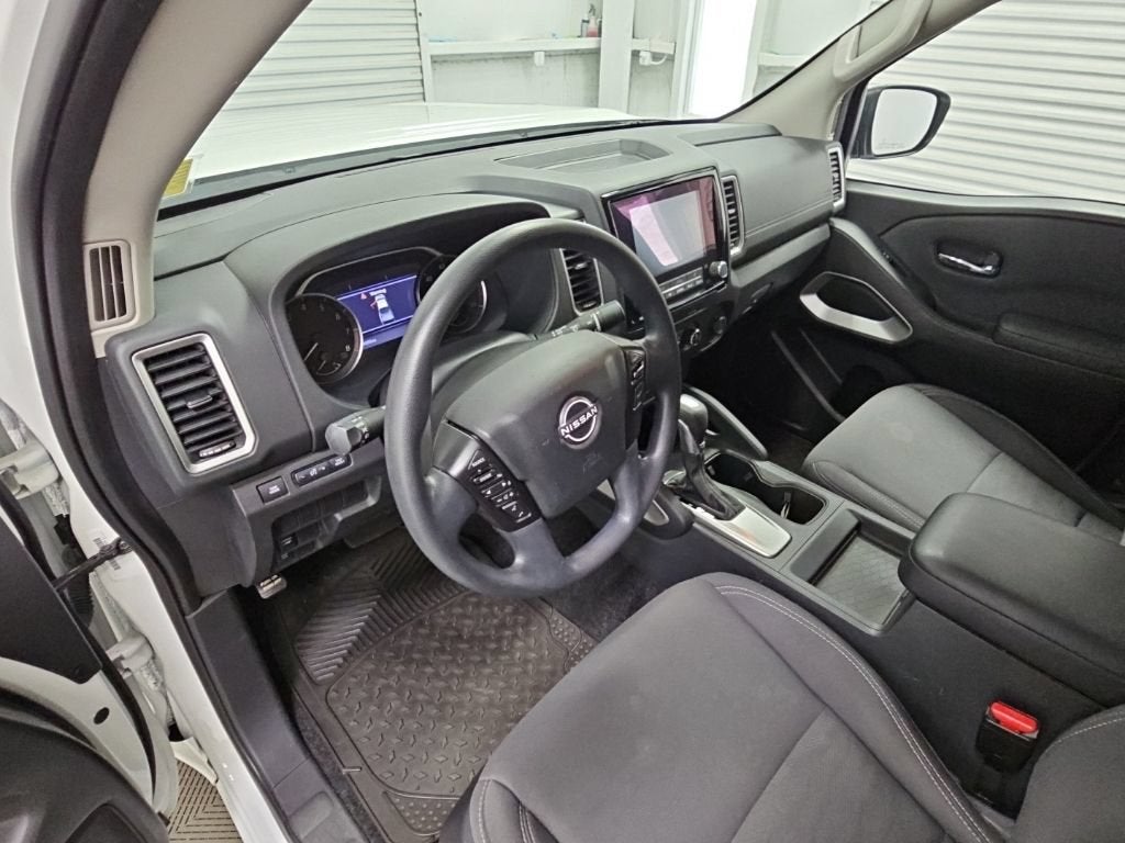2022 Nissan Frontier Crew Cab SV 4x2