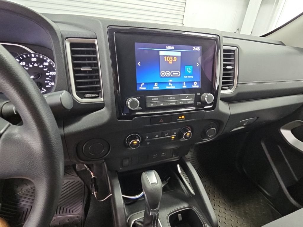 2022 Nissan Frontier Crew Cab SV 4x2