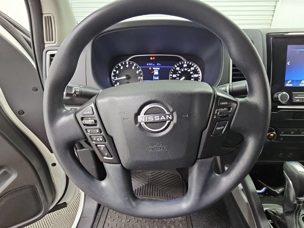 2022 Nissan Frontier Crew Cab SV 4x2