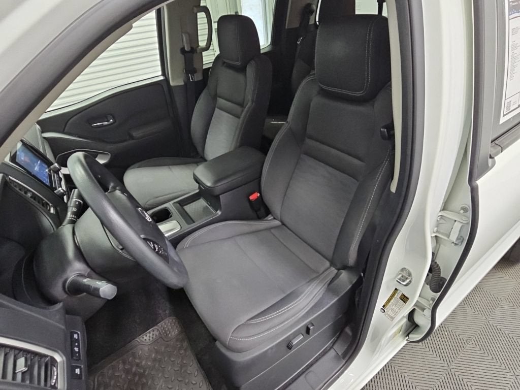 2022 Nissan Frontier Crew Cab SV 4x2