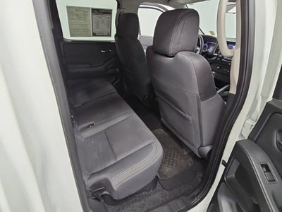 2022 Nissan Frontier Crew Cab SV 4x2