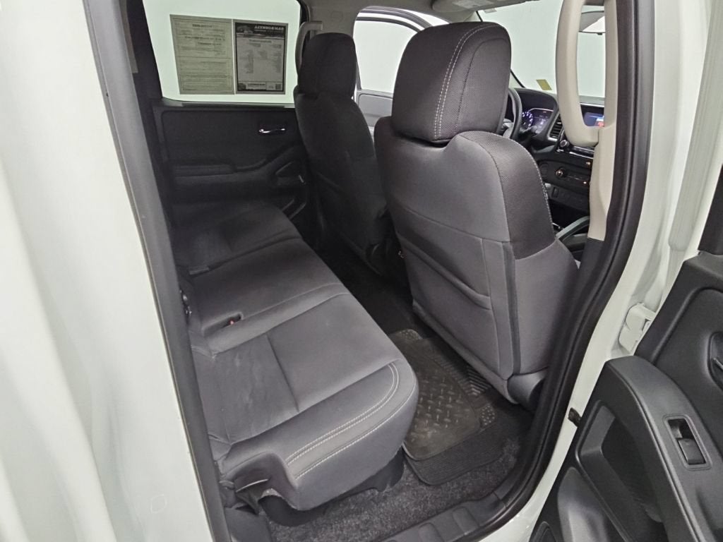 2022 Nissan Frontier Crew Cab SV 4x2