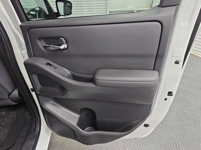 2022 Nissan Frontier Crew Cab SV 4x2