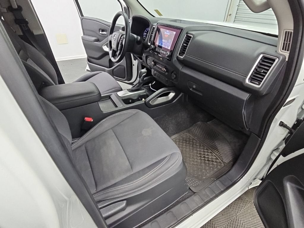 2022 Nissan Frontier Crew Cab SV 4x2