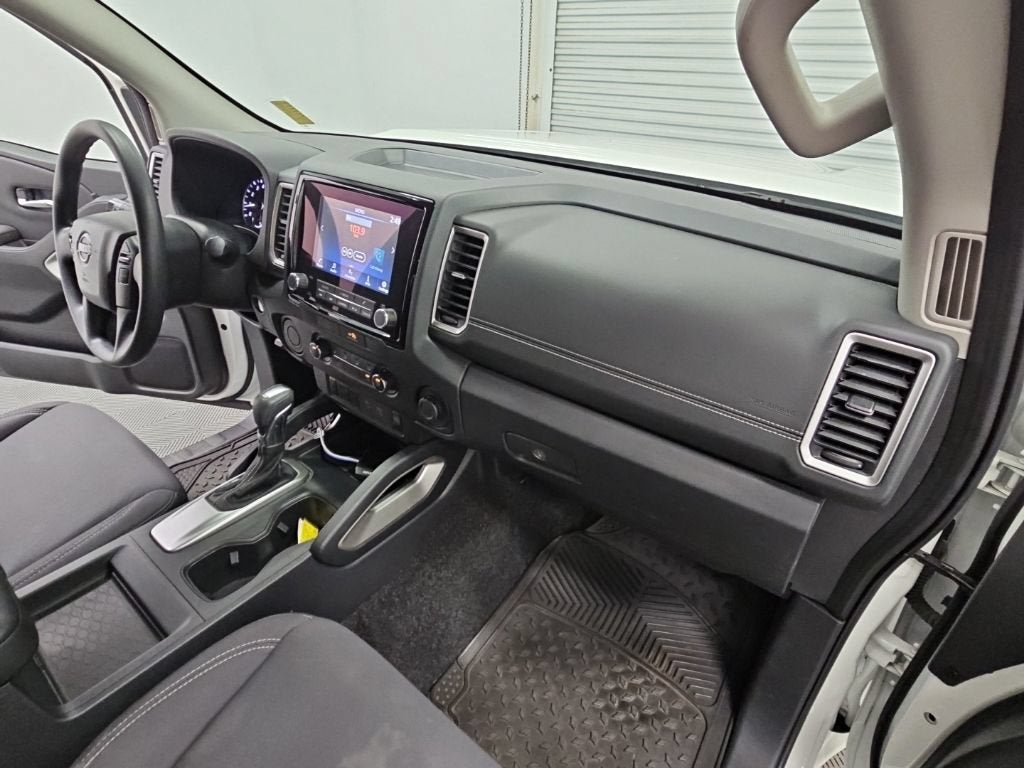2022 Nissan Frontier Crew Cab SV 4x2