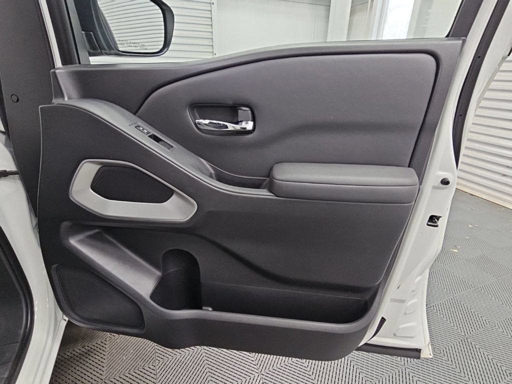 2022 Nissan Frontier Crew Cab SV 4x2