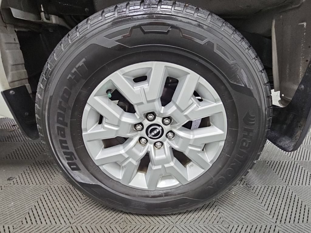 2022 Nissan Frontier Crew Cab SV 4x2