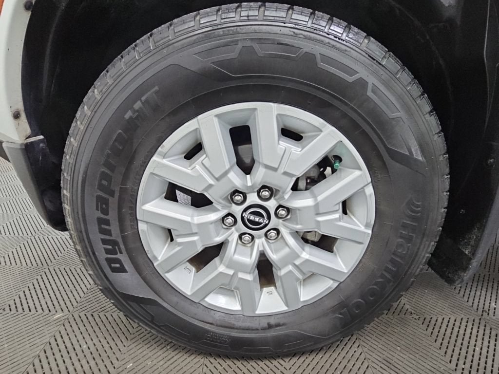 2022 Nissan Frontier Crew Cab SV 4x2