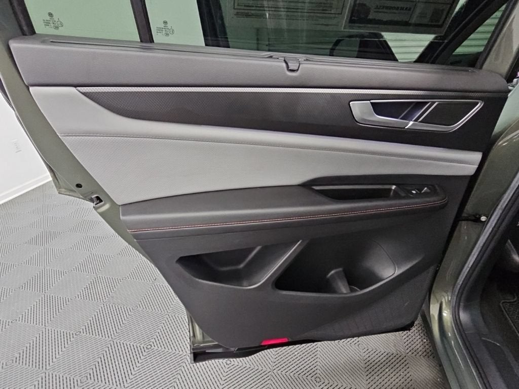 2024 Volkswagen Atlas 2.0T Peak Edition SEL