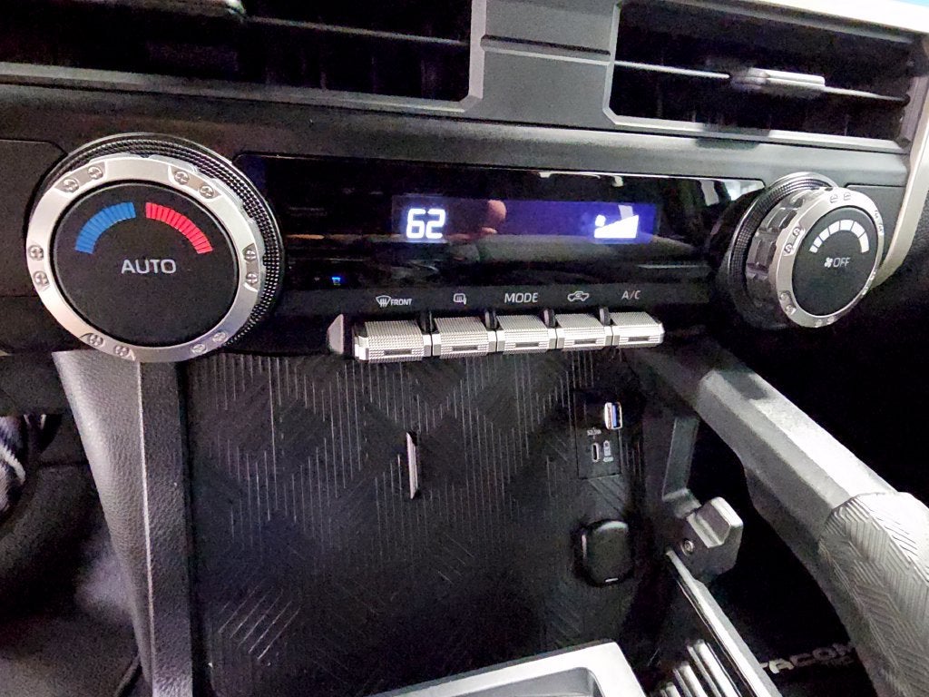 2024 Toyota Tacoma 4WD SR5