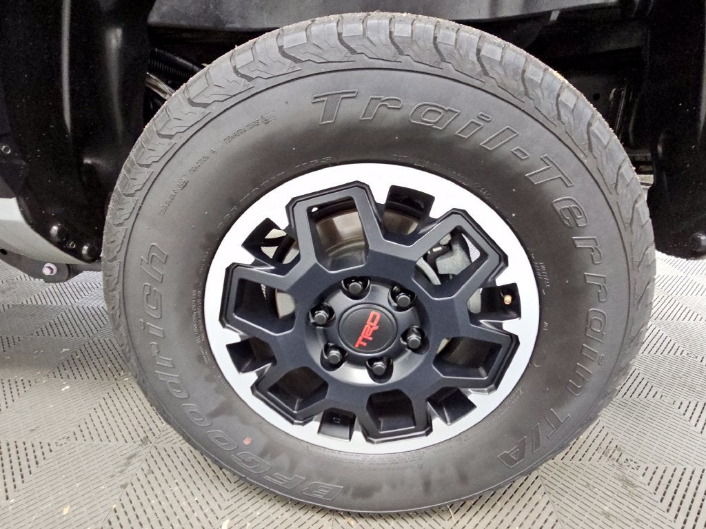 2024 Toyota Tacoma 4WD SR5