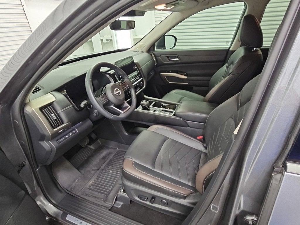 2024 Nissan Pathfinder Platinum FWD