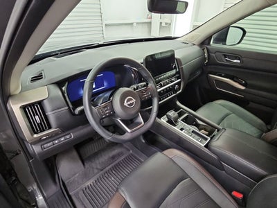 2024 Nissan Pathfinder Platinum FWD