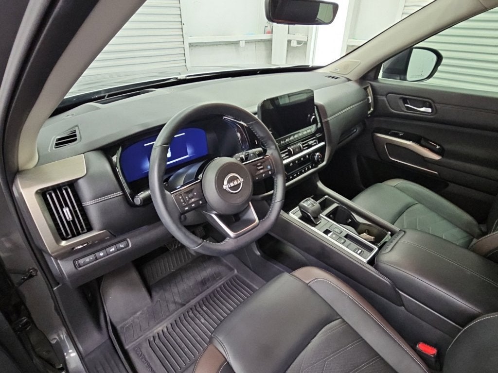 2024 Nissan Pathfinder Platinum FWD