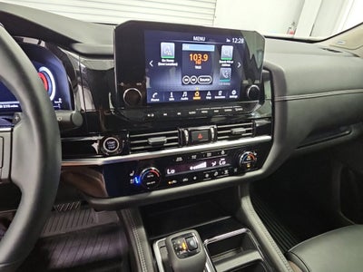 2024 Nissan Pathfinder Platinum FWD