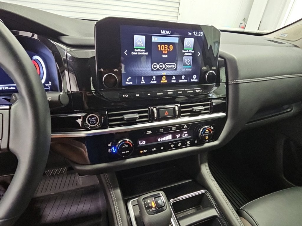 2024 Nissan Pathfinder Platinum FWD