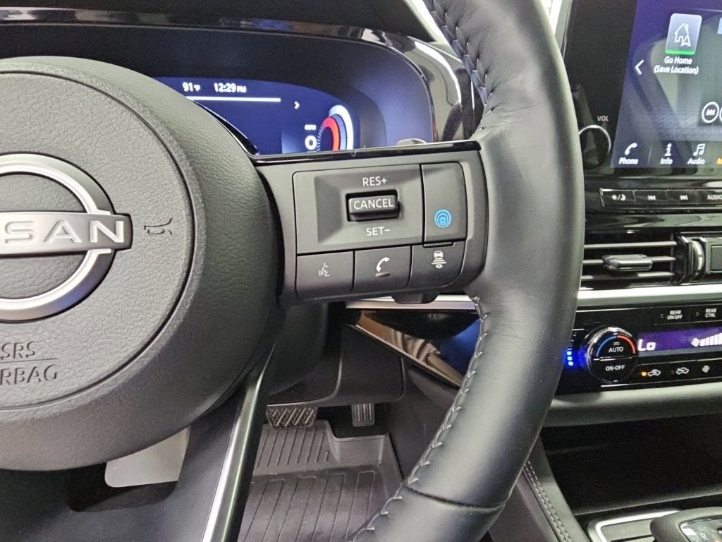 2024 Nissan Pathfinder Platinum FWD